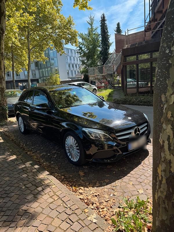 Schwarz Gebraucht 2016 Mercedes C220 Kombi | 10.800 € (Guter Preis) - Bild 1/4