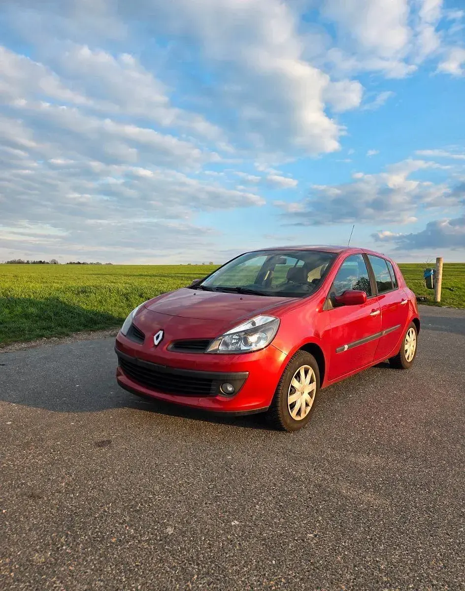 Gebraucht Renault Clio II Dynamique 88 PS (64 kW) 2006 Rot Limousine