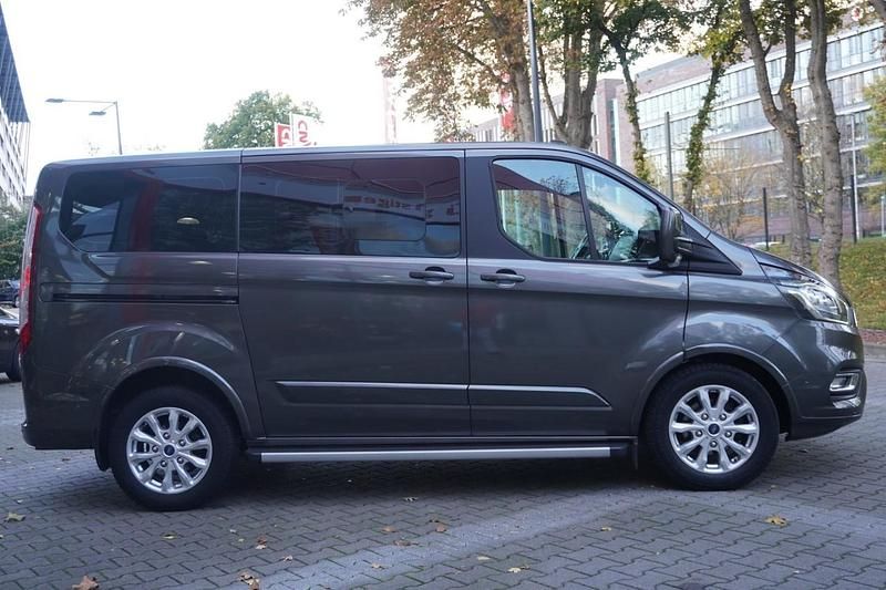 Gebraucht Ford Tourneo Custom 131 PS (96 kW) 2021 Grau Van