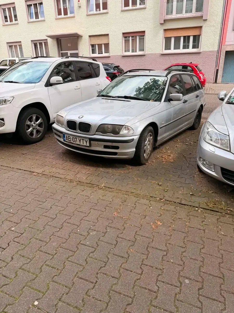 Gebraucht BMW 320 160 PS (117 kW) 2000 Silber Kombi