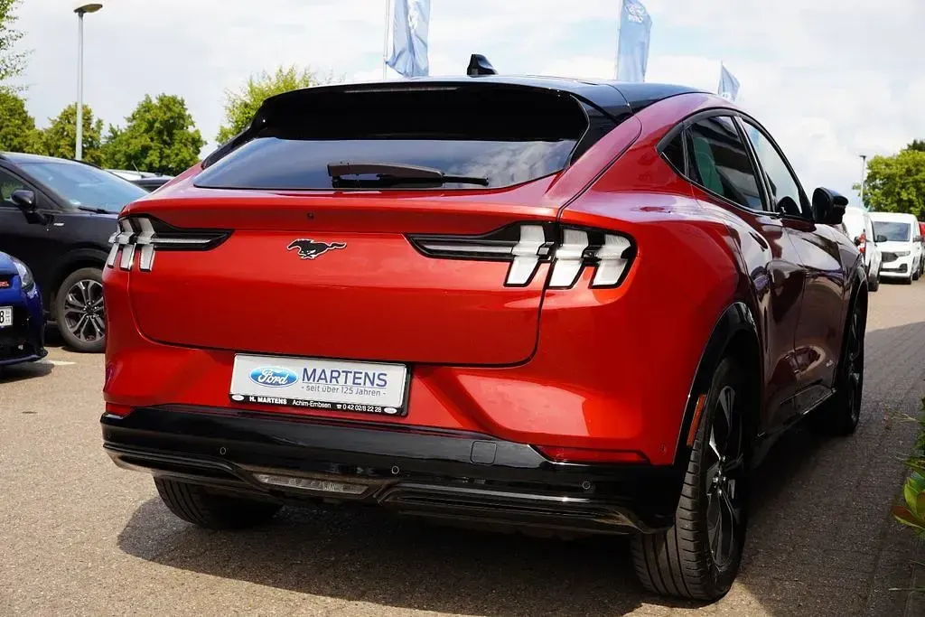 Gebraucht Ford Mustang 269 PS (197 kW) 2022 Rot Limousine
