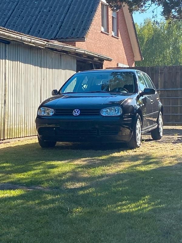 Schwarz Gebraucht 1998 VW Golf IV Kleinwagen | 2.299 € (Teuer) - Bild 1/3