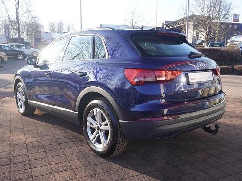 Gebraucht Audi Q3 Comfort 150 PS (110 kW) 2022 Navarrablau metallic SUV