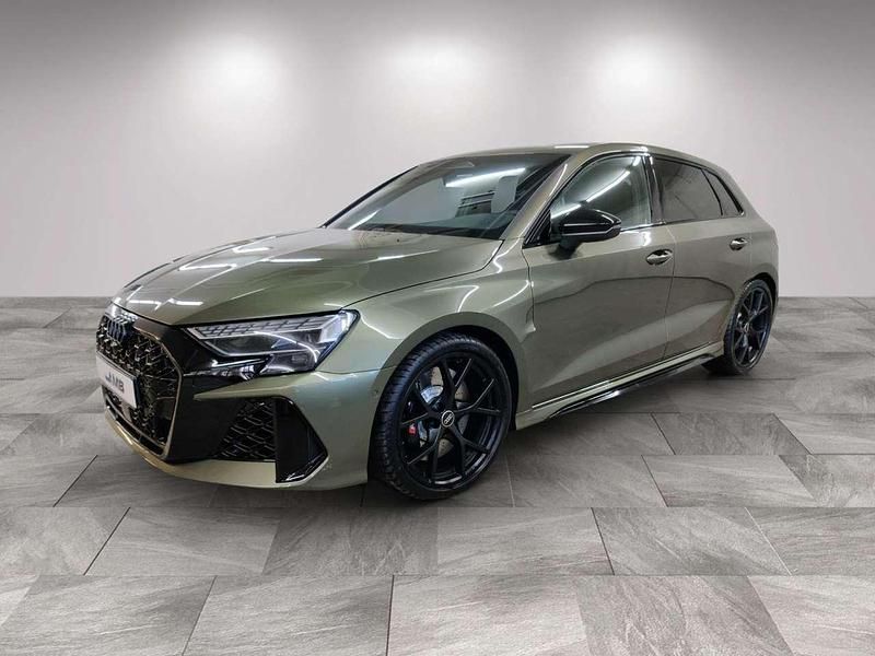 Nouă Audi RS3 400 CP (294 kW) 2026 Verde Berlinǎ