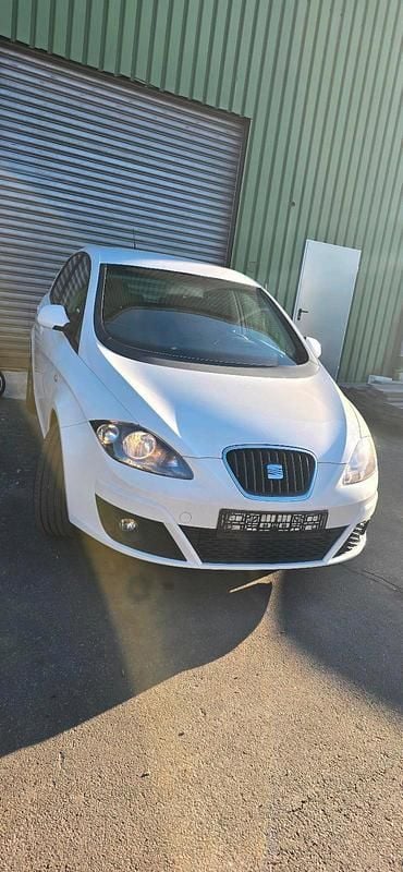 Gebraucht Seat Altea I-Tech 105 PS (77 kW) 2015 Weiß Limousine