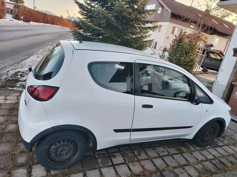 Weiß Gebraucht 2010 Mitsubishi Colt Limousine | 1.800 € (Guter Preis) - Bild 1/4
