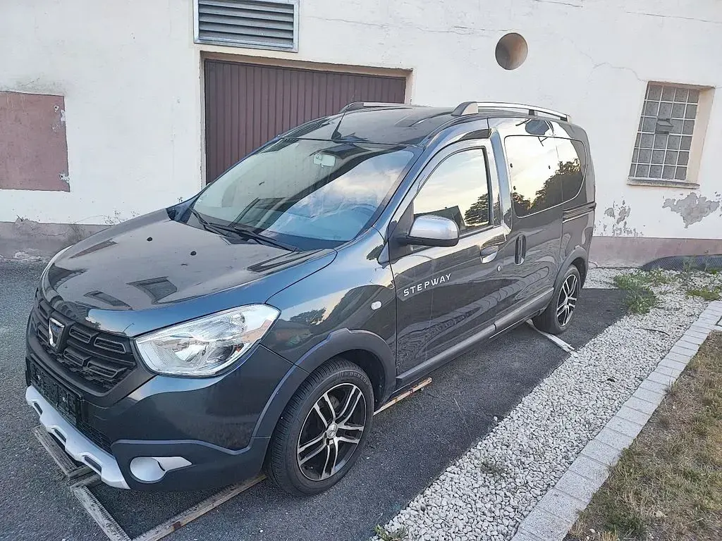 Gebraucht Dacia Dokker Stepway 131 PS (96 kW) 2020 Van / Kleinbus