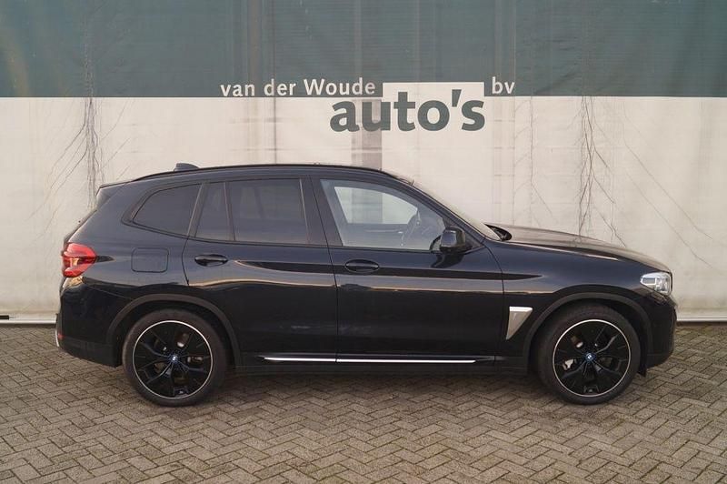 Gebraucht BMW iX3 Executive 210 kW (286 PS) 2021 Schwarz SUV