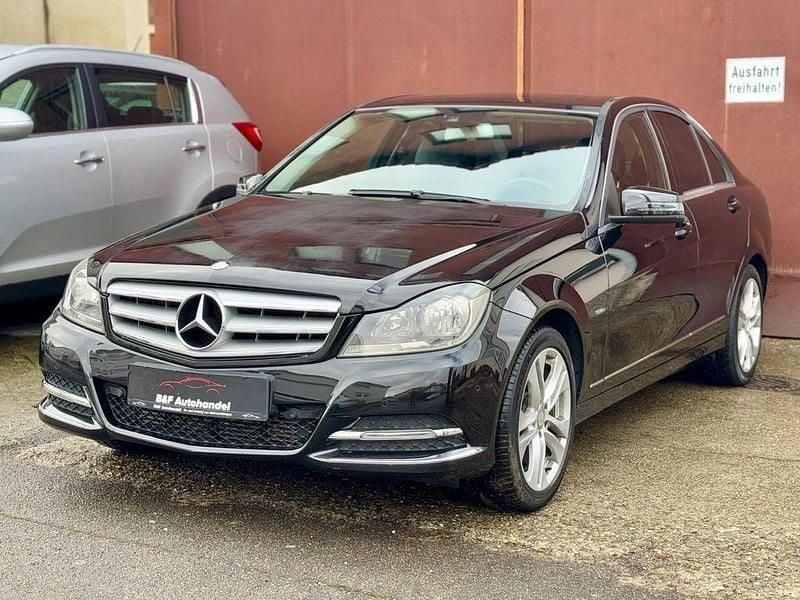 Gebraucht Mercedes C200 Avantgarde 136 PS (100 kW) 2011 Schwarz Limousine