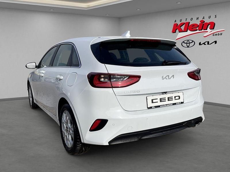 Gebraucht Kia Ceed Vision 140 PS (102 kW) 2025 Weiß Kleinwagen