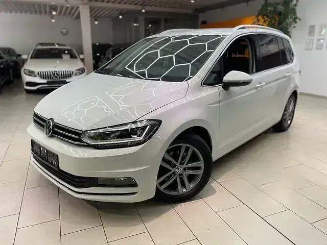 Gebraucht VW Touran Highline 190 PS (139 kW) 2019 Weiß Van / Kleinbus