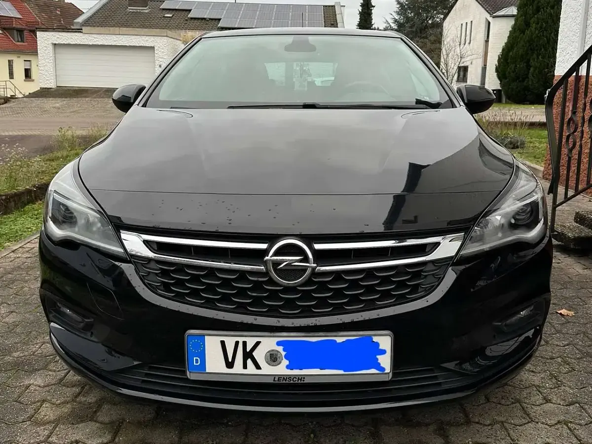 Używany Opel Astra 150 KM (110 kW) 2017 Czarny Sedan/Limuzyna
