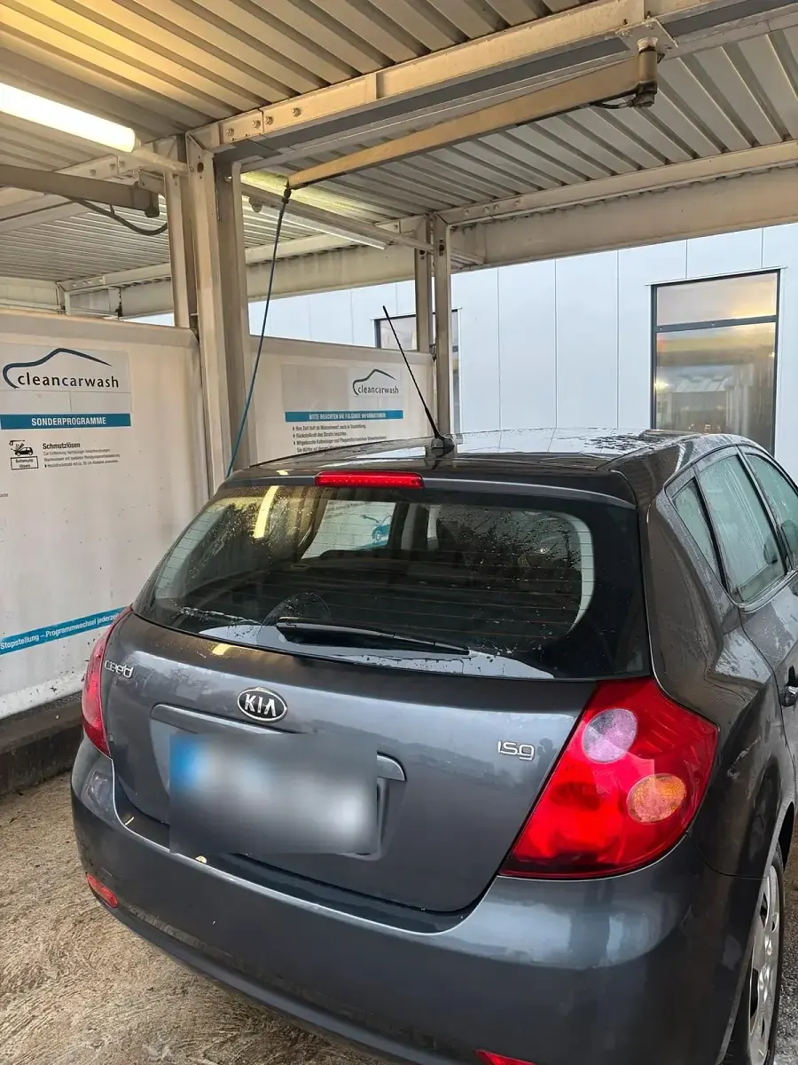 Gebraucht Kia Ceed 109 PS (80 kW) 2009 Grau Kleinwagen