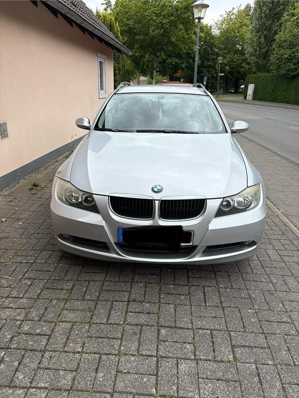 Gebraucht BMW 318 146 PS (107 kW) 2008 Silber Kombi