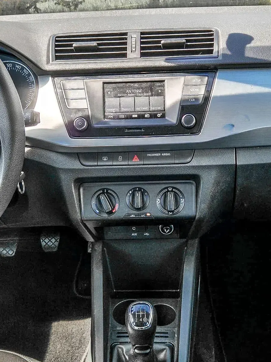 Gebraucht Skoda Fabia Ambition 60 PS (44 kW) 2015 Blau Kleinwagen