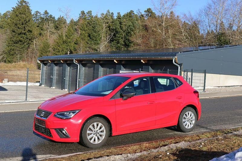 Gebraucht Seat Ibiza XCELLENCE 95 PS (69 kW) 2021 Rot Limousine