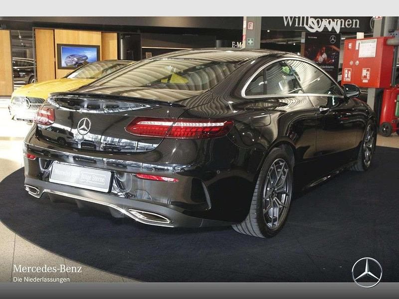 Gebraucht Mercedes E300 AMG 258 PS (189 kW) 2021 Schwarz Coupé