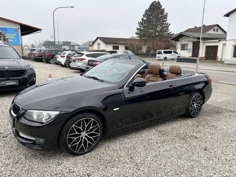 Black sapphire metallic Gebraucht 2012 BMW 320 Cabriolet Performance Cabrio | 9.980 € (Fairer Preis) - Bild 1/4