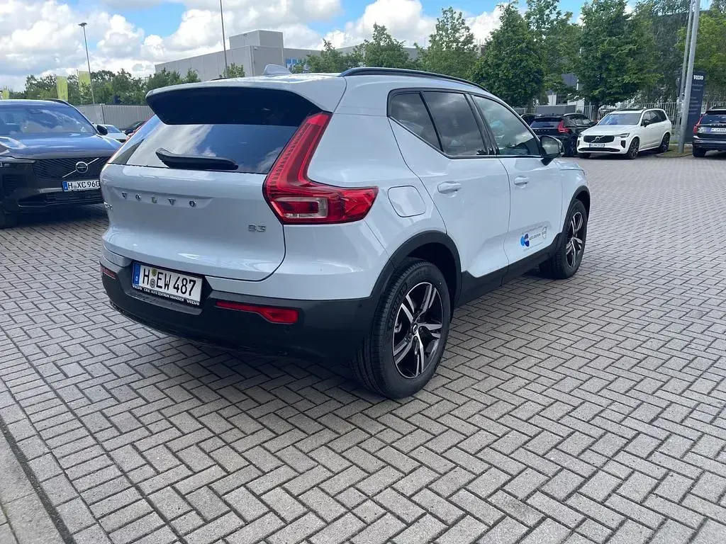 Gebraucht Volvo XC40 Plus 163 PS (119 kW) 2026 Blau SUV