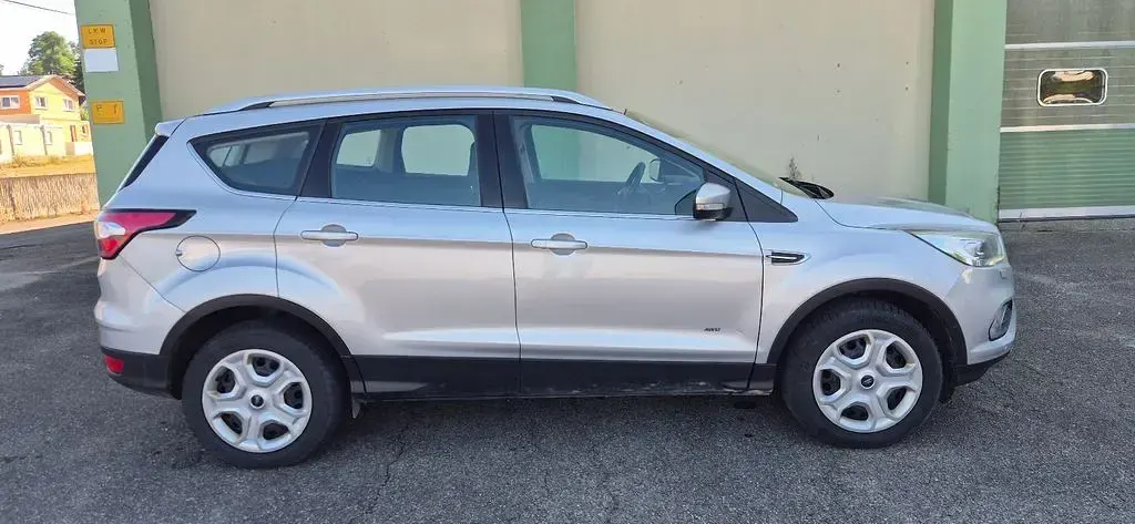Gebraucht Ford Kuga Cool & Connect 179 PS (131 kW) 2017 Silber SUV