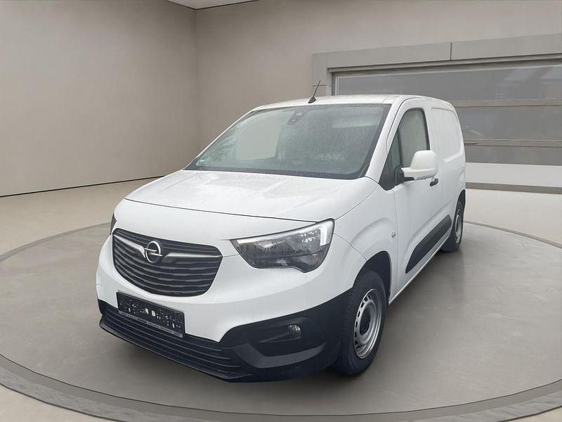 Weiß Gebraucht 2021 Opel Combo Edition Limousine | 14.950 € (Fairer Preis) - Bild 1/4