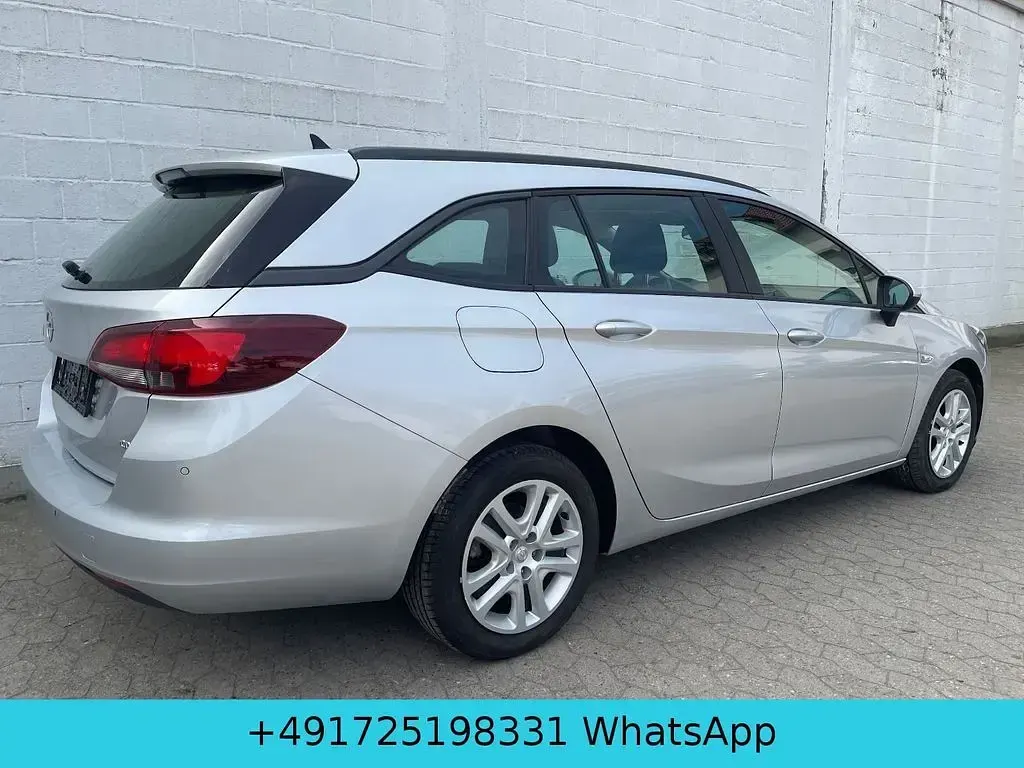Używany Opel Astra Edition 110 KM (80 kW) 2018 Srebrny Kombi
