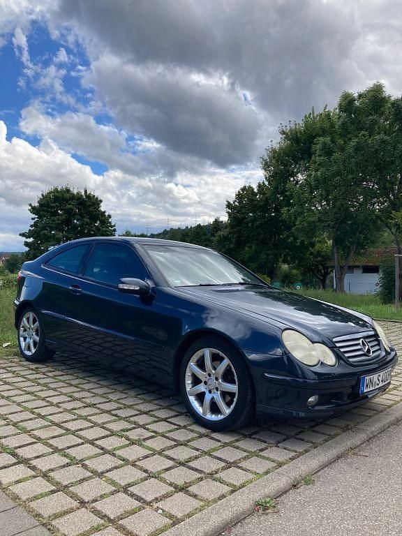 Schwarz Gebraucht 2003 Mercedes C200 Coupé | 1.590 € (Guter Preis) - Bild 1/4