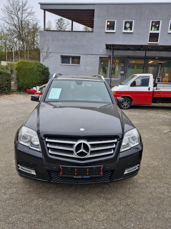 Schwarz Gebraucht 2011 Mercedes GLK250 SUV | 11.400 € (Fairer Preis) - Bild 1/4