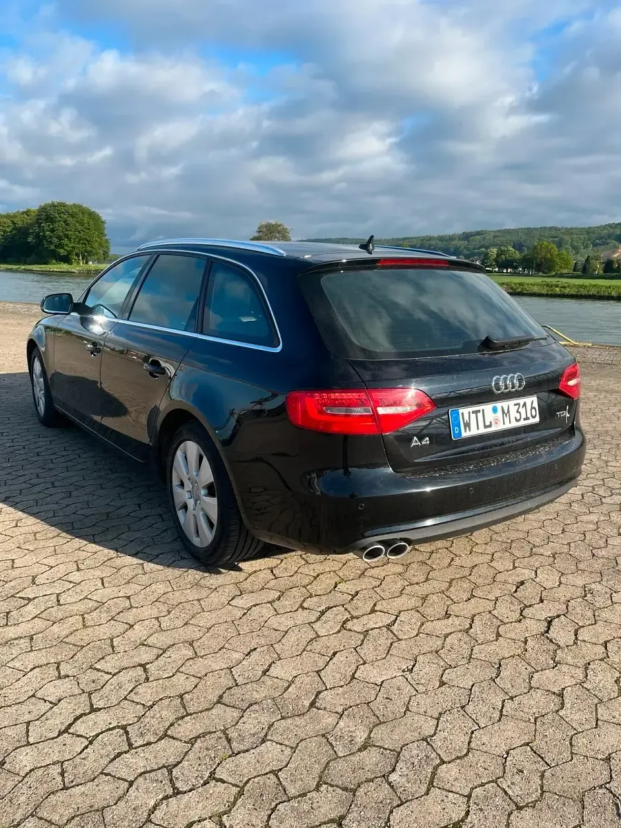 Gebraucht Audi A4 150 PS (110 kW) 2015 Schwarz Kombi