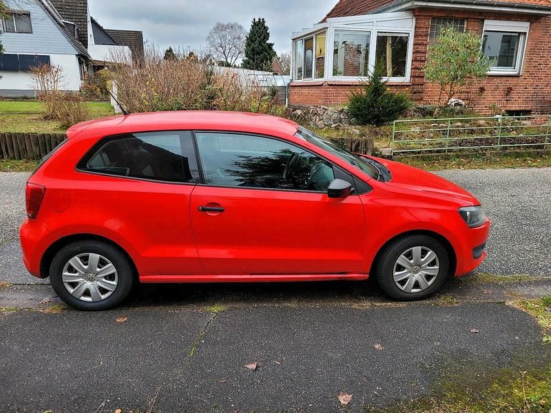 Rot Gebraucht 2012 VW Polo Limousine | 2.850 € (Superpreis) - Bild 1/3