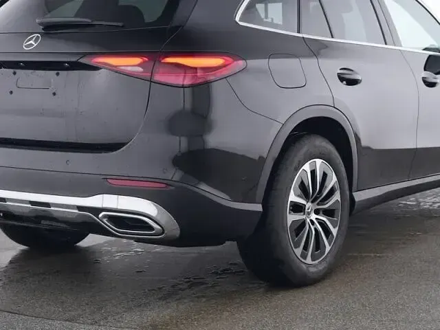 Gebraucht Mercedes GLC220 197 PS (144 kW) 2024 Lack obsidianschwarz SUV