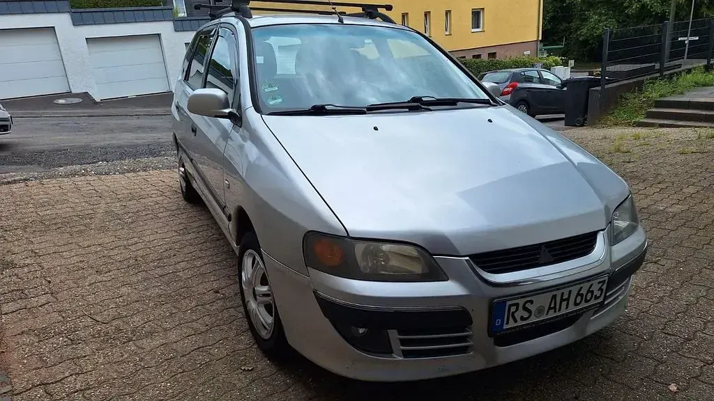 Gebraucht Mitsubishi Space Star 98 PS (72 kW) 2003 Silber Van / Kleinbus