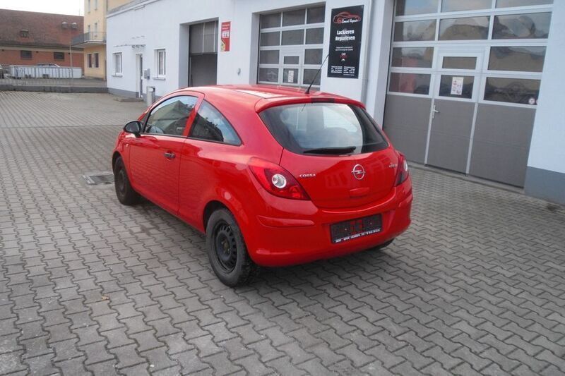 Gebraucht Opel Corsa Selection 75 PS (55 kW) 2009 Rot Kleinwagen