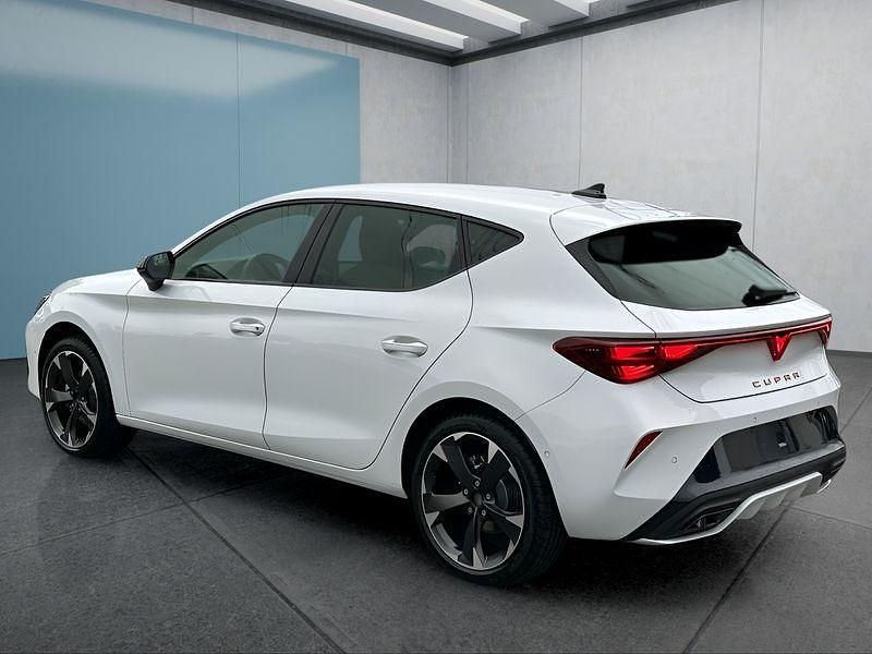 Neu Cupra Leon 150 PS (110 kW) 2025 Weiß Kleinwagen