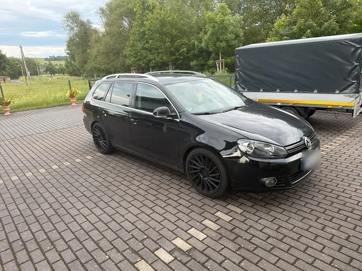 Gebraucht VW Golf VI Highline 105 PS (77 kW) 2010 Schwarz Kleinwagen