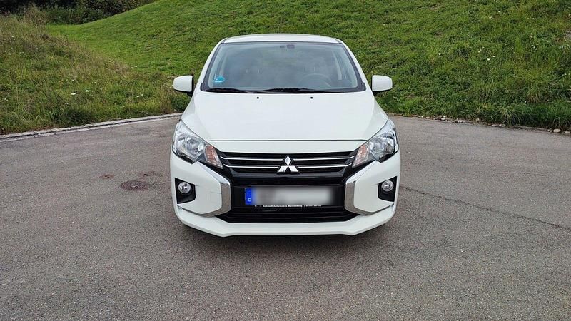 Weiß Gebraucht 2023 Mitsubishi Space Star Select+ Kleinwagen | 14.000 € (Guter Preis) - Bild 1/4
