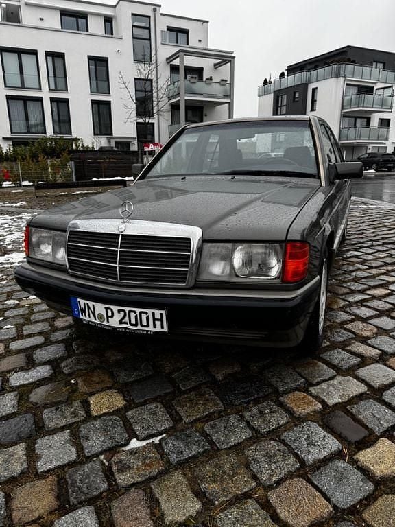 Grau Gebraucht 1991 Mercedes 190 Limousine | 16.500 € - Bild 1/4