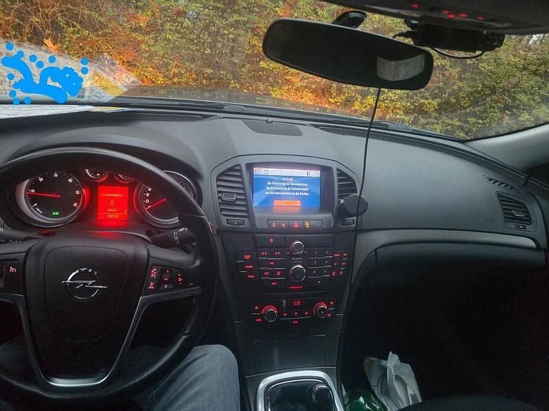 Gebraucht Opel Insignia Selection 131 PS (96 kW) 2011 Grau Kombi