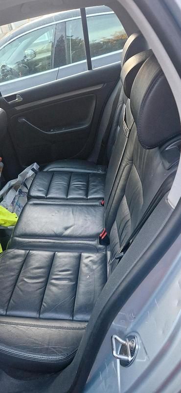 Silber Gebraucht 2005 VW Golf V Kleinwagen | 1.800 € (Guter Preis) - Bild 1/4