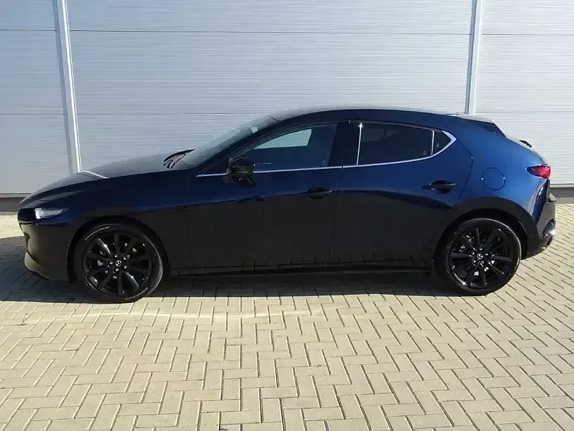 Neu Mazda 3 Homura-Line 186 PS (136 kW) 2025 Zircon sand metallic Limousine