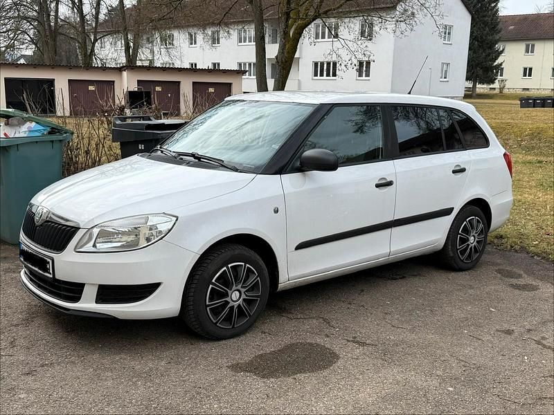 Gebraucht Skoda Fabia 90 PS (66 kW) 2010 Weiß Kombi