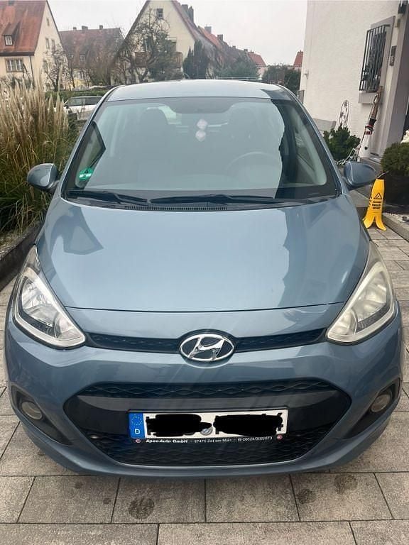 Blau Gebraucht 2016 Hyundai i10 Trend Kleinwagen | 4.700 € (Guter Preis) - Bild 1/4