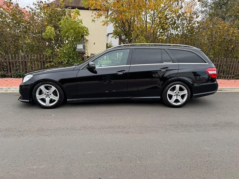 Gebraucht Mercedes E220 AMG line 170 PS (125 kW) 2012 Schwarz Limousine