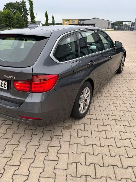 Gebraucht BMW 320 184 PS (135 kW) 2013 Grau Kombi