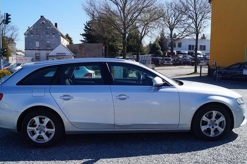 Gebraucht Audi A4 Attraction 160 PS (117 kW) 2009 Silber Kombi