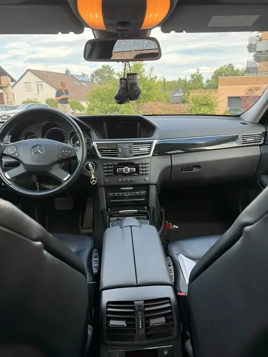 Gebraucht Mercedes E300 231 PS (169 kW) 2013 Schwarz Limousine