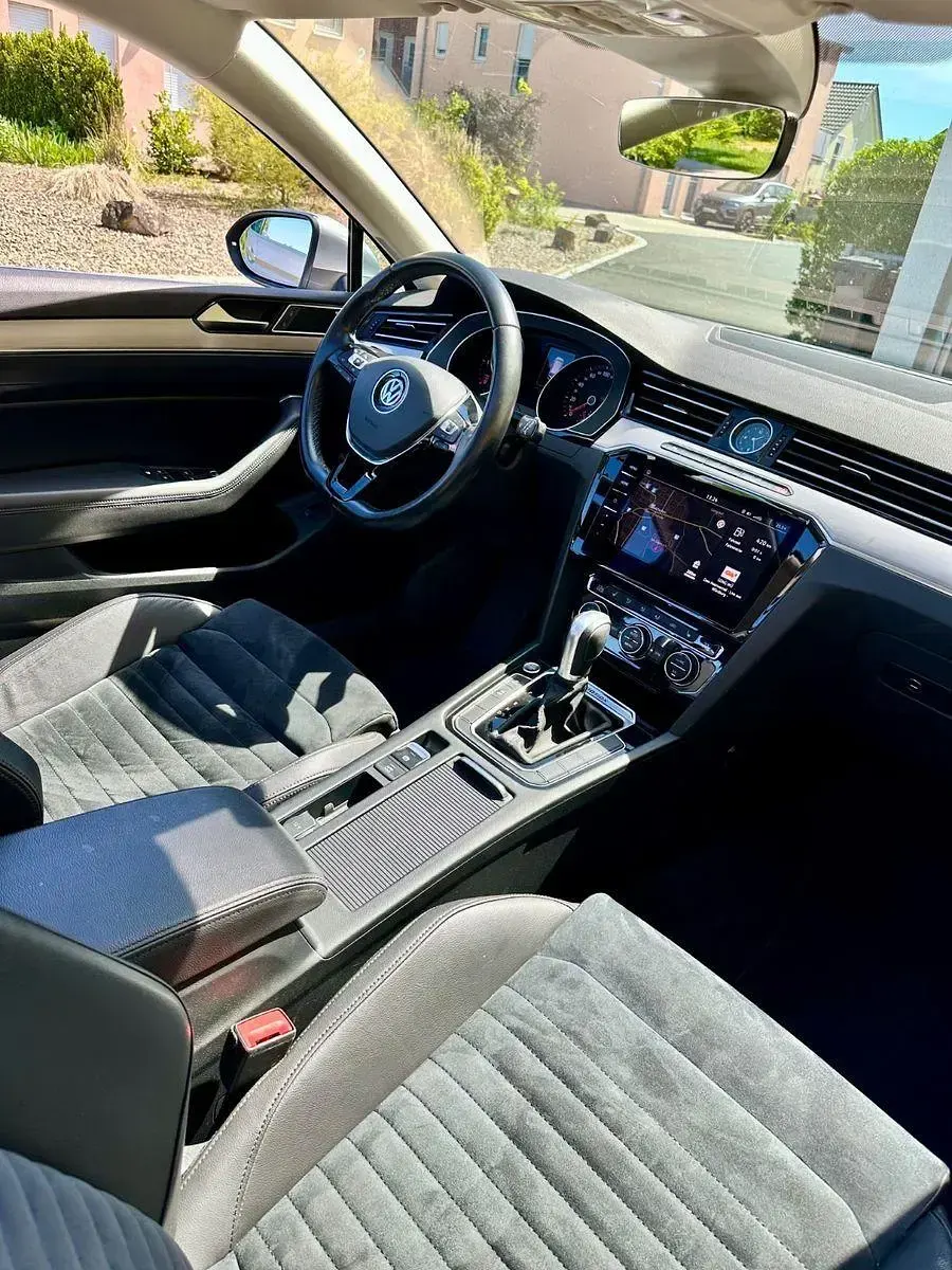 Gebraucht VW Passat Highline 190 PS (139 kW) 2019 Grau Kombi