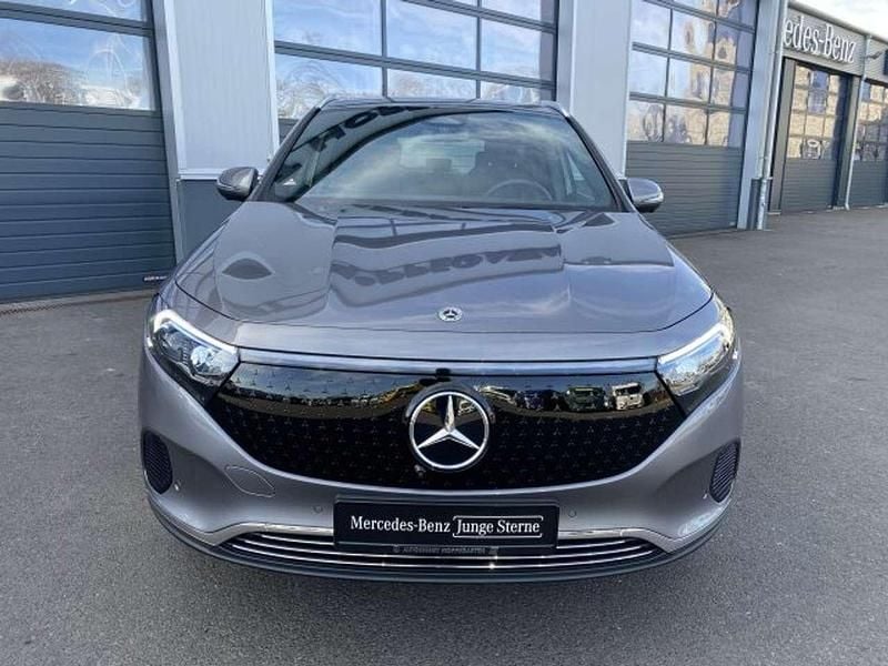 Gebraucht Mercedes EQA300 167 kW (228 PS) 2024 Mountaingrau SUV