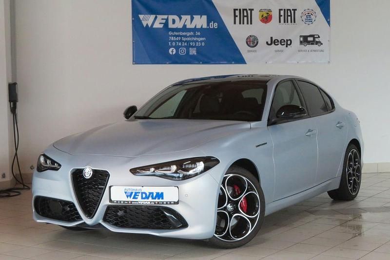Weiß Gebraucht 2023 Alfa Romeo Giulia Competizione Limousine | 38.980 € (Etwas zu teuer) - Bild 1/4