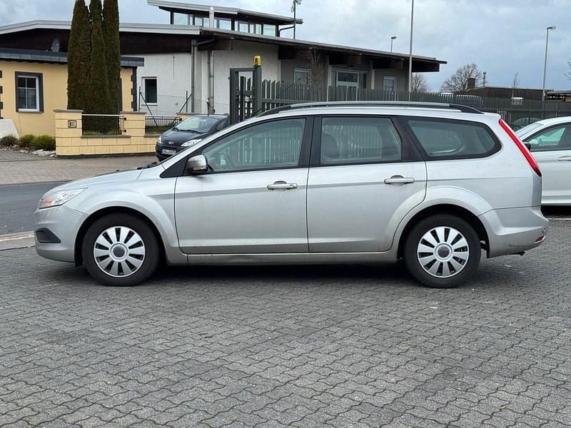 Gebraucht Ford Focus 101 PS (74 kW) 2010 Silber Kombi